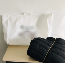 Surfilm Packaging : Sac poignées rigides à soufflets latéraux